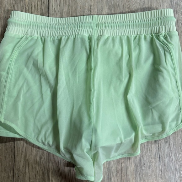 Ambience Shorts - Picture 4 of 4